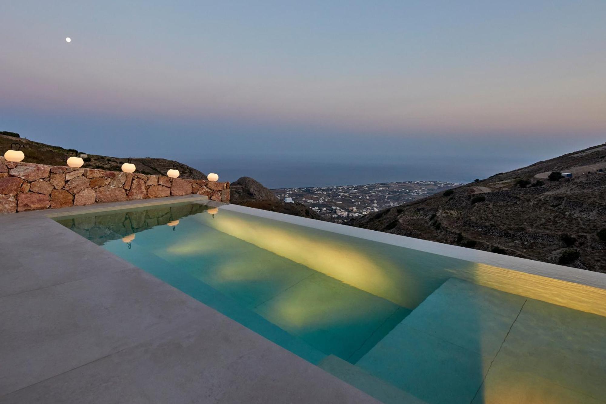 Santorini Sky, The Retreat Βίλα Πύργος Εξωτερικό φωτογραφία